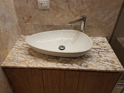 Syprine lavamani dhe veshje e tualetit me mermer Skyros Syprine lavamani dhe veshje e tualetit me mermer Skyros